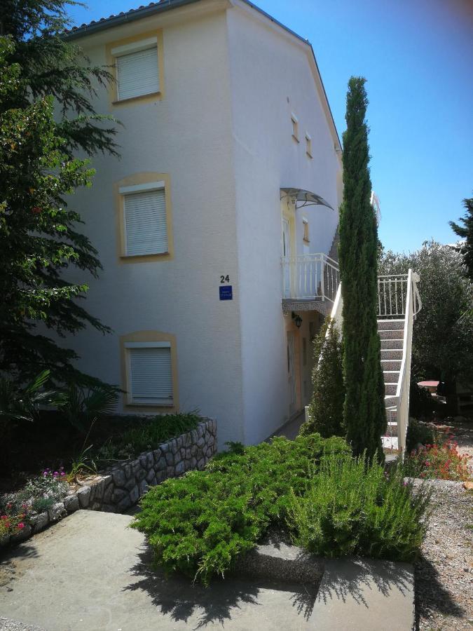 Apartments With A Parking Space Novi Vinodolski - 15823 Luaran gambar