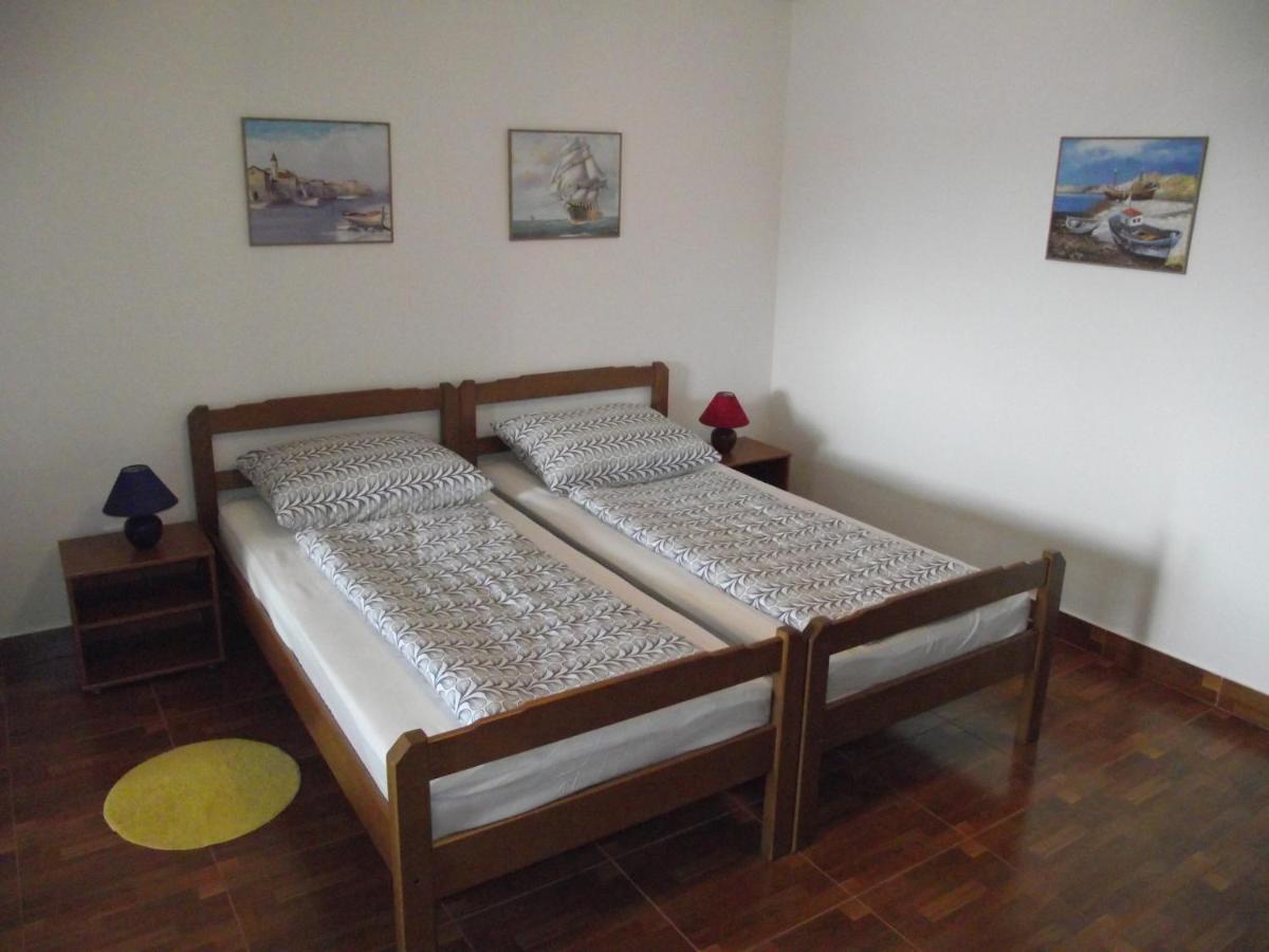 Apartments With A Parking Space Novi Vinodolski - 15823 Luaran gambar